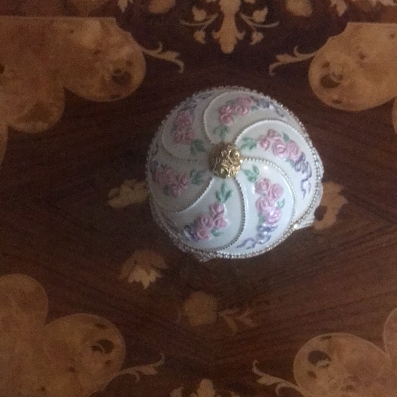 Franklin Mint TFM 1996 Carousel Horse Music Box - Picture 5 of 11